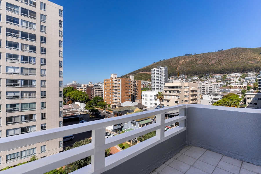 3 Bedroom Property for Sale in Sea Point Western Cape